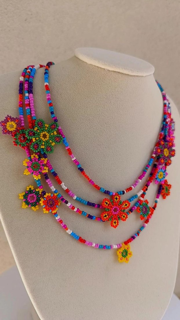 Uzun Renkli Boncuklu Çiçekli Bohem Kolye - Görsel 2