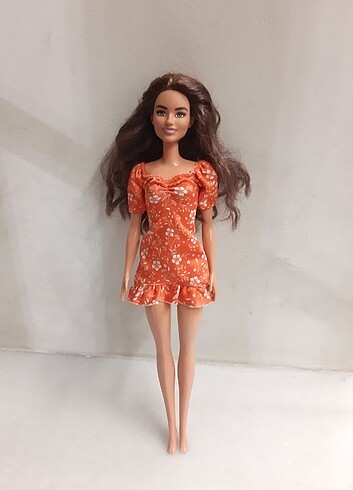  Beden Renk Barbie fashionistas 182 çiçekli elbiseli kumral uzun saçlı