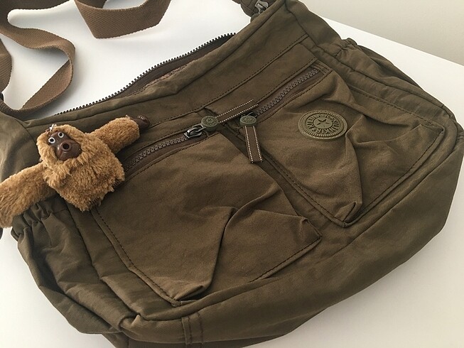 Kipling Haki su geçirmez omuz çantası