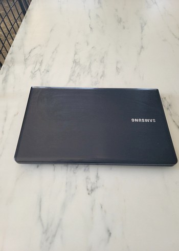 Samsung Siyah Samsung Dizüstü Bilgisayar