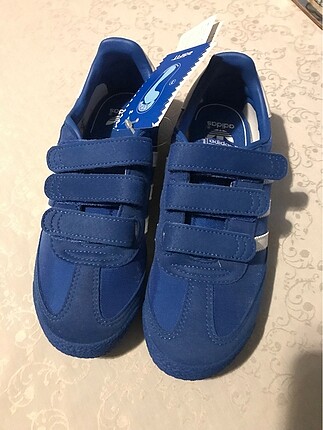 33 Beden mavi Renk Adidas çocuk ayakkabısı