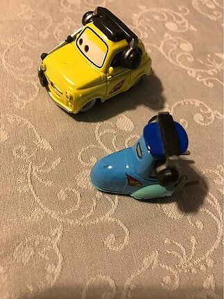  Disney Cars lisanslı Luigi & Guido arabalar