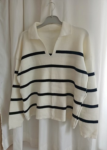 Beyaz Çizgili Kadın Triko Kazak - Görsel 2