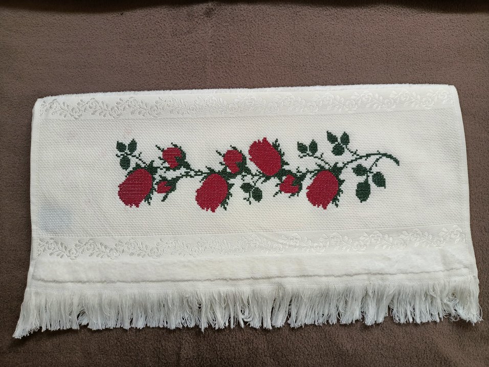 Nakışlı Beyaz Renkli Havlu - Görsel 2
