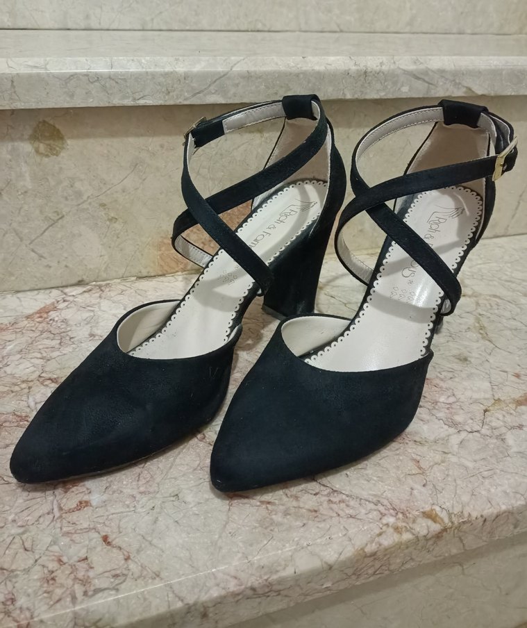 Siyah Süet Tokalı Kadın Topuklu Ayakkabı - Görsel 2