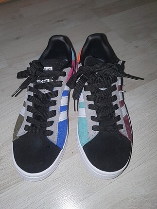 Adidas sneaker