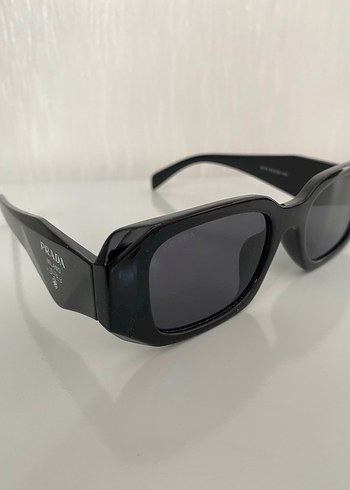 Prada güneş gözlüğü sıfır - Görsel 3