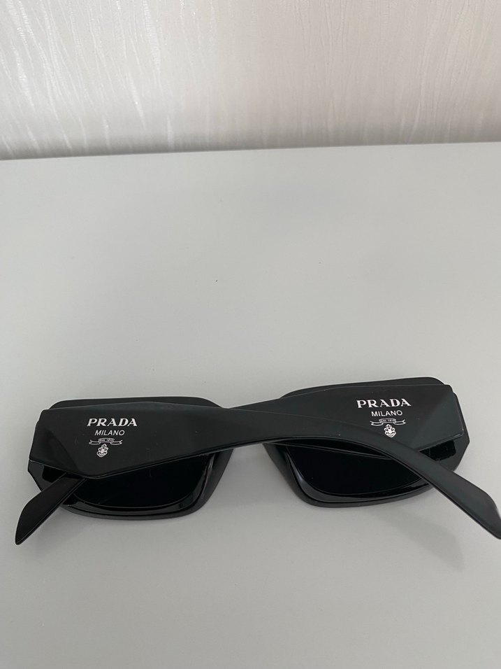 Prada güneş gözlüğü sıfır - Görsel 2