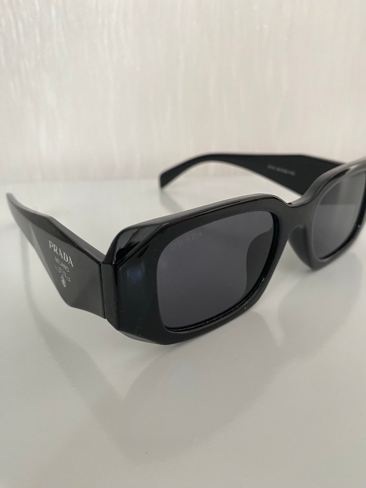 Prada güneş gözlüğü sıfır - Görsel 3