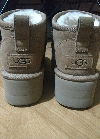ugg mini platform