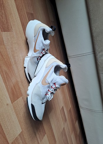 Nike Nike Beyaz Gri Spor Ayakkabı