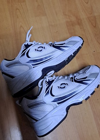 Beyaz Bağcıklı Kadın Spor Ayakkabı - Görsel 6