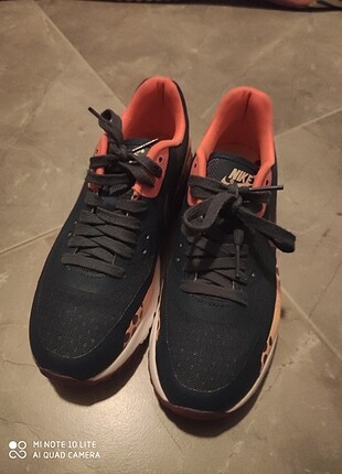 Nike Renkli spor ayakkabı