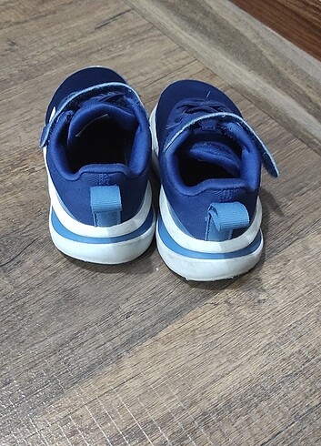 25 Beden Adidas Spor ayakkabı 