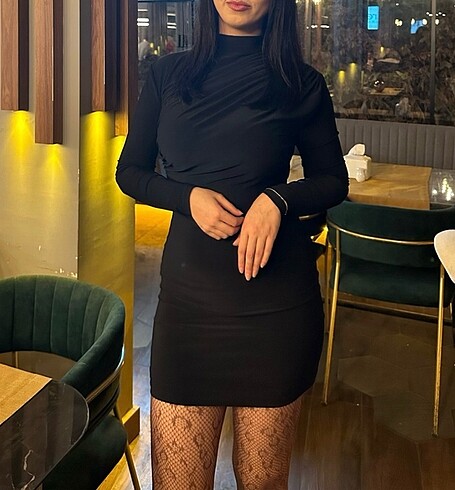 SİYAH GECE ELBİSESİ