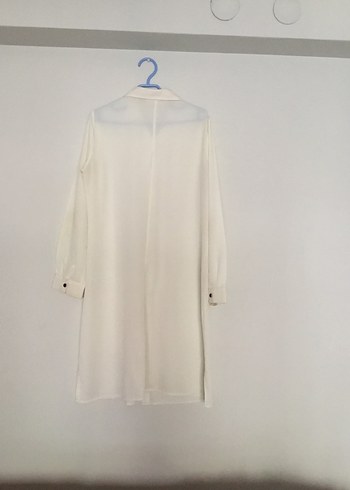 Düğmeli Beyaz Keten Uzun Kadın Gömlek - Görsel 4