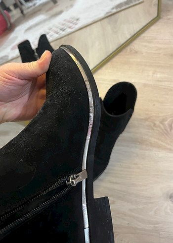 Siyah Süet Tokalı Kadın Botu - Görsel 2