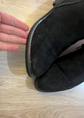 Siyah Süet Tokalı Kadın Botu - Görsel 3