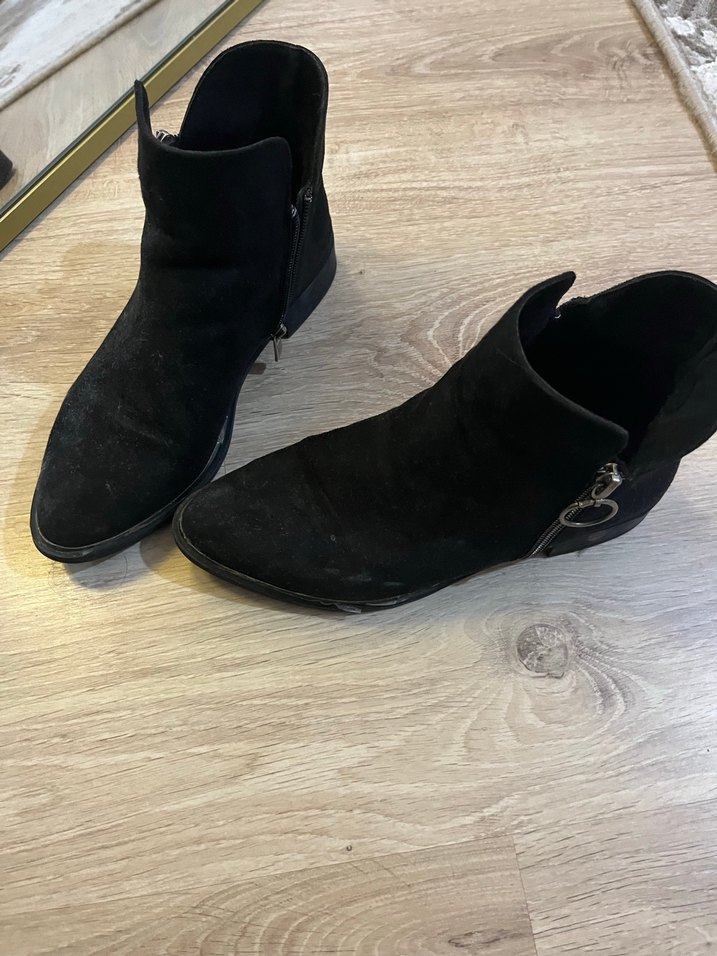 Siyah Süet Tokalı Kadın Botu - Görsel 4
