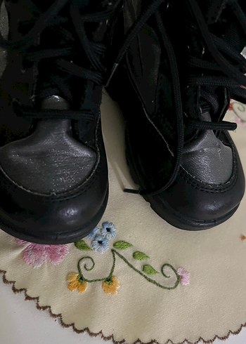 Gri Erkek Çocuk Punk Tarzı Lastik Bot - Görsel 3