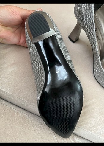 Gri Metal Pliseli Stiletto Abiye Ayakkabı - Görsel 3