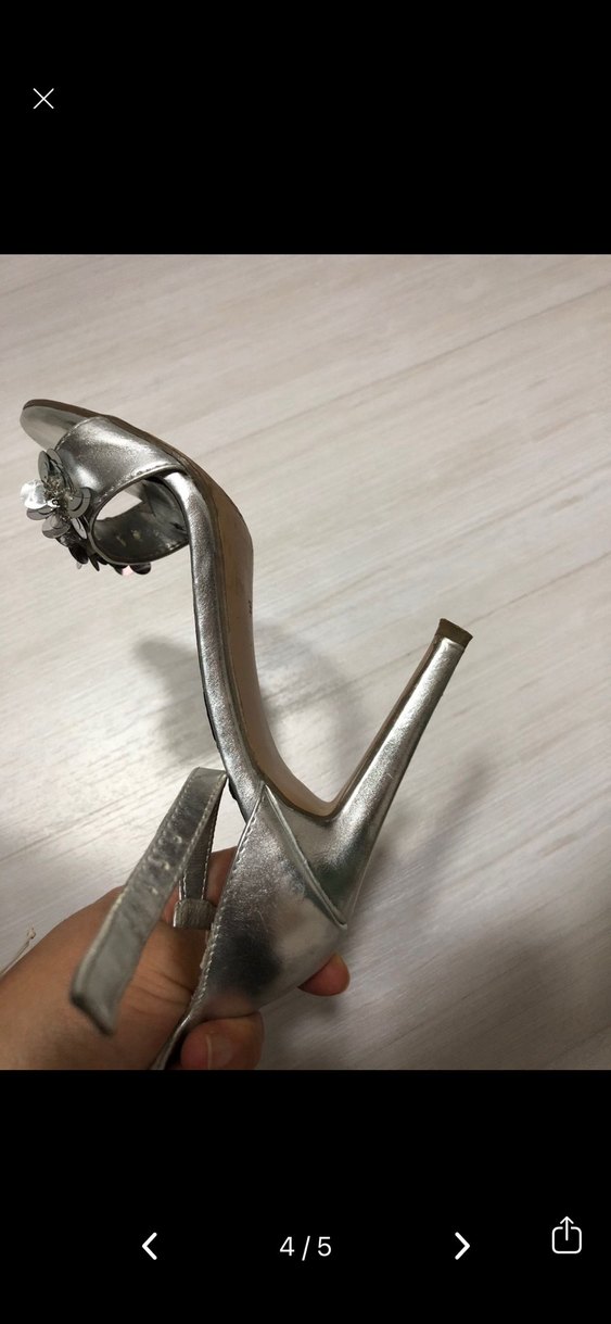 Gri İşlemeli Metal Tokalı İnce Topuklu Kadın Ayakkabı - Görsel 4