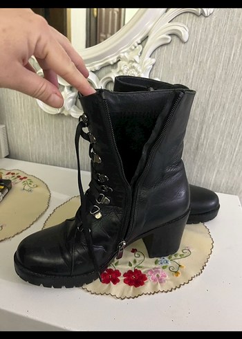 Kadın Siyah Deri Yüksek Topuklu Goth Botlar - Görsel 2