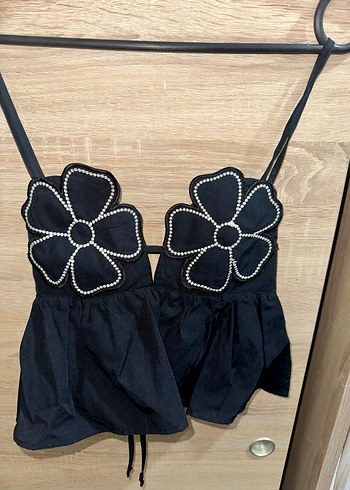 Çiçek Nakışlı Siyah Mini Büstiyer - Görsel 2