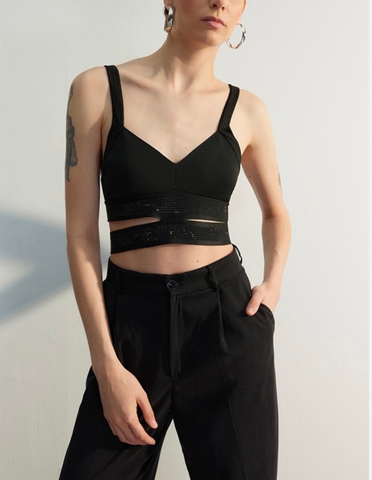 Siyah V Yaka Kemerli Mini Büstiyer - Görsel 4