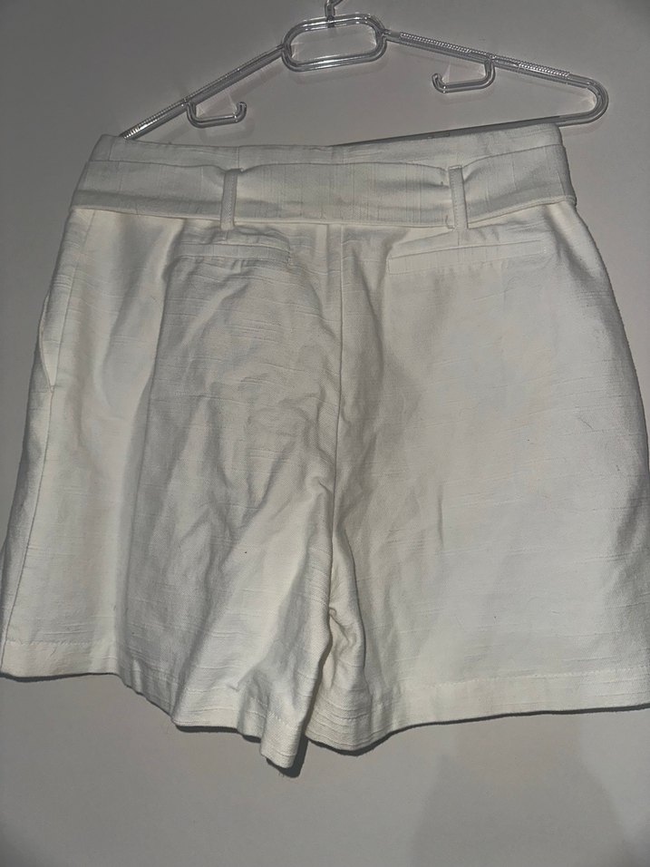 Beyaz Kemerli Keten Mini Bermuda Şort - Görsel 5