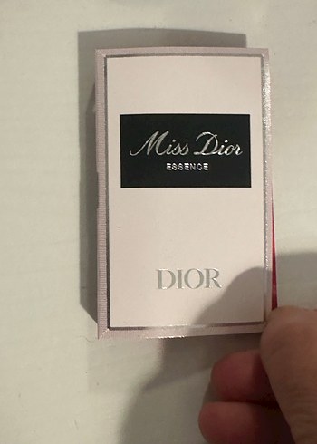 Dior Dior Miss Dior Essence Kadın Parfümü