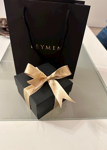 Beymen Parlak Altın Kurdeleli Hediye Kutusu