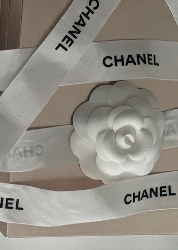 Chanel çiçeği dahil kurdele