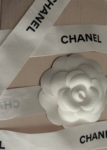 Chanel Chanel çiçeği dahil kurdele