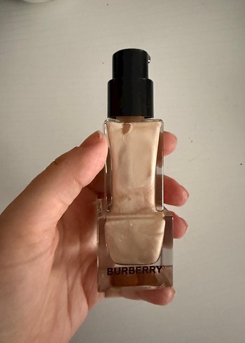 Burberry Beyond Radiance aydınlatıcı Krem Açık Bej - Görsel 2