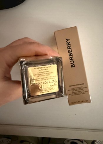 Burberry Beyond Radiance aydınlatıcı Krem Açık Bej - Görsel 3