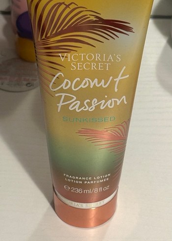 Victoria's Secret Coconut Passion Vücut Losyonu - Görsel 2