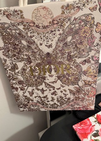 Dior Kelebek Tasarımlı parlak görünümlü poşet - Görsel 8