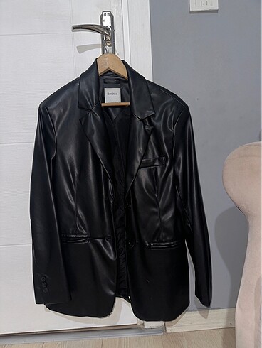 BERSHKA suni deri oversize blazer