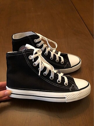 Siyah converse