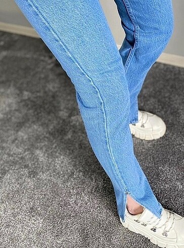 Zara yırtmaç detay jean