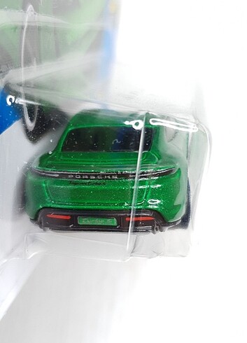  Beden Renk Hot Wheels - Porsche Taycan Turbo S Yeşil