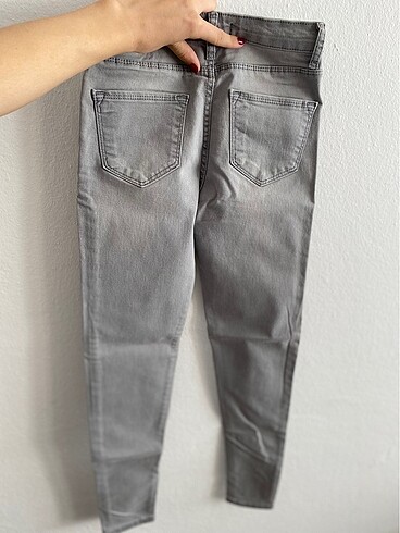 27 Beden Gri jean