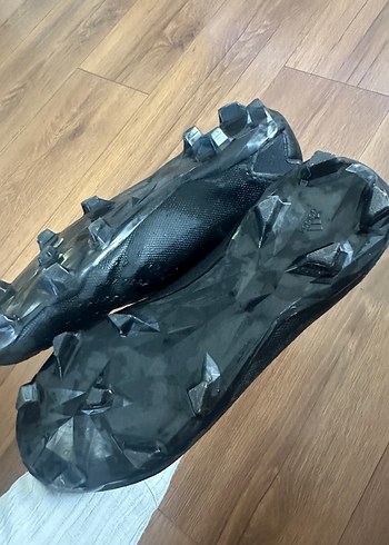 42.5 Beden siyah Renk Adidas krampon halısaha