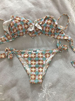 Renkli bikini