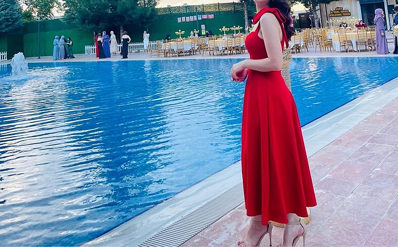 Kırmızı abiye elbise - Görsel 3