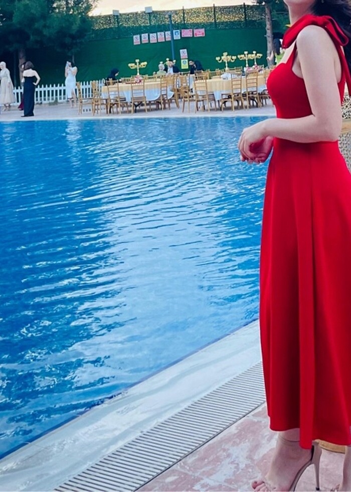 Kırmızı abiye elbise - Görsel 3