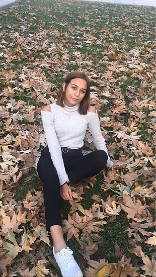 Omuz dekolteli boğazlı kazak