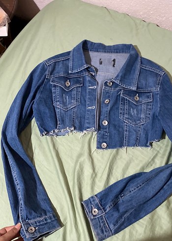 Düğmeli Mavi Crop Denim Ceket