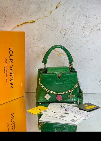  Beden Louis Vuitton Capucines PM AA KALİTE 20/15 cm